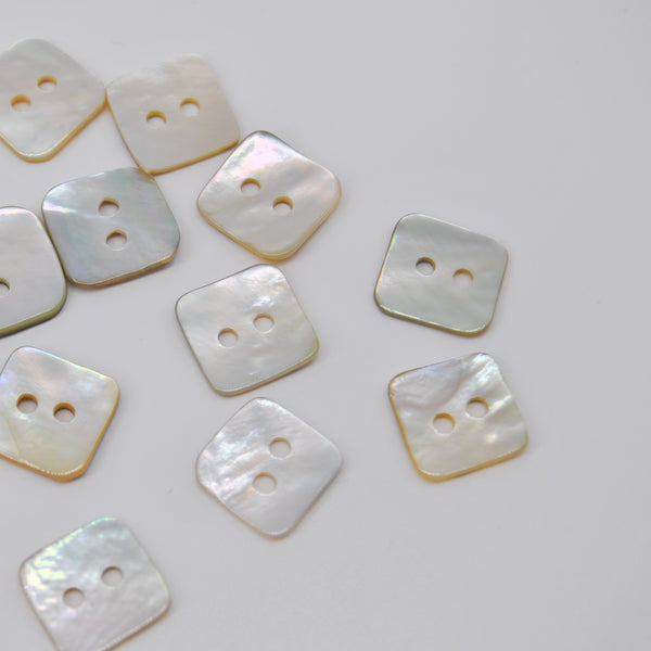 Button - Akoya Shell - Square 15mm